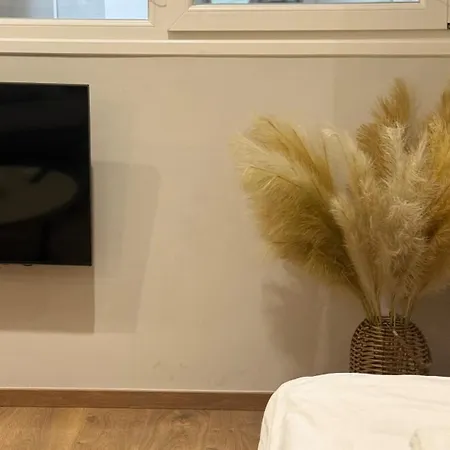 The Urban Nest Iii, By Jo & Key Living Szaloniki